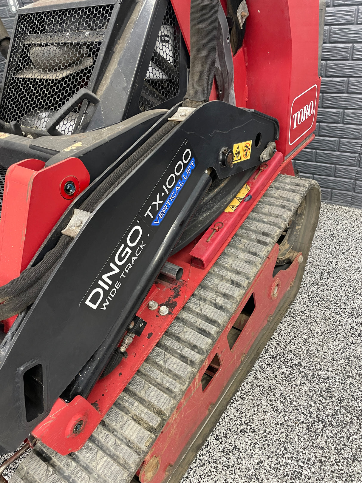 Toro Dingo TX1000, Used