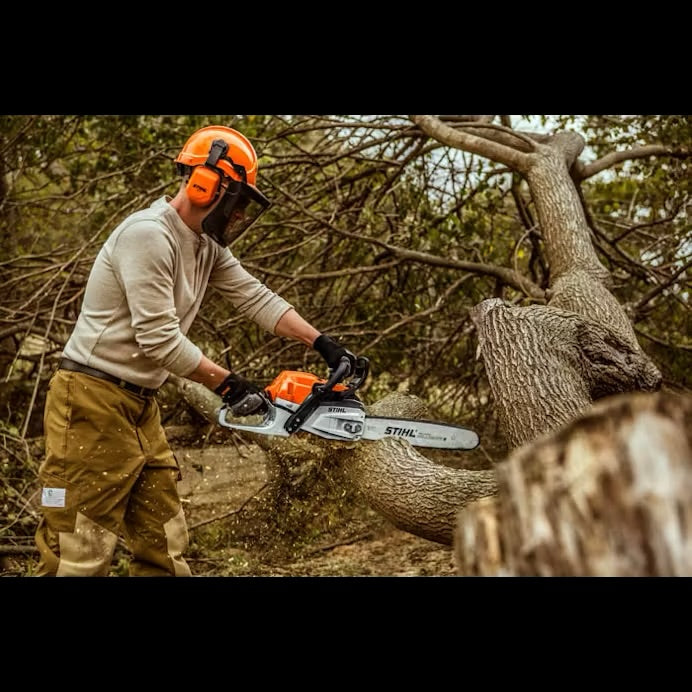 STIHL MS261 C-M CUTTING TREES