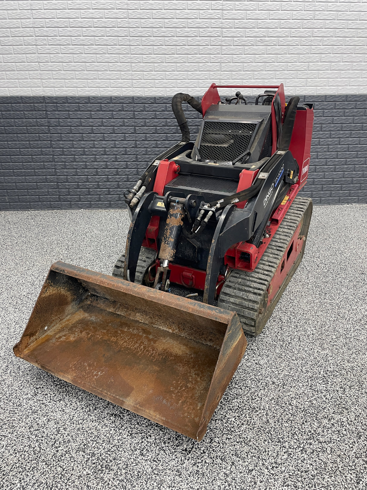 Toro Dingo TX1000, Used